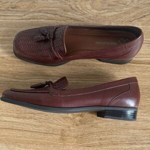 Naturalizer Women’s Brown Leather Slip-On
Loafers Tassels Square Toe Sz 9 Narrow